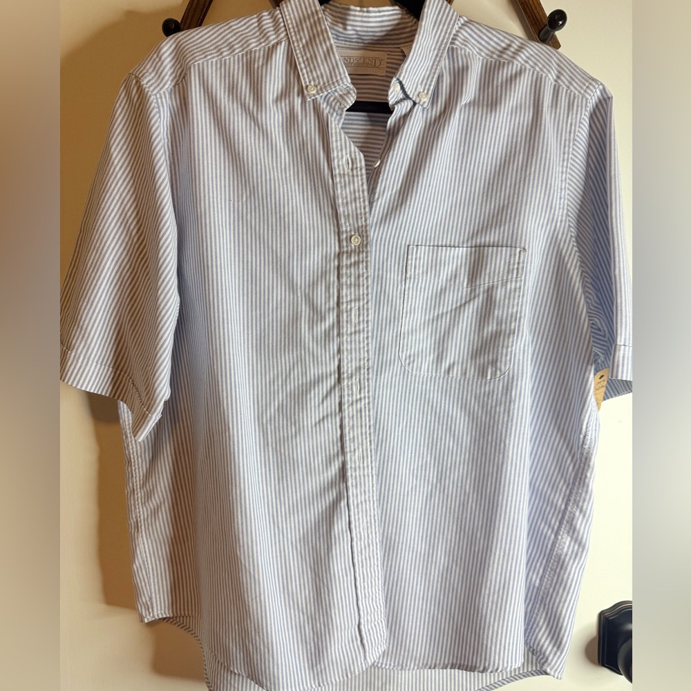 Lands' End Men's Blue and White Striped Short-Sleeve Button-Down Shirt